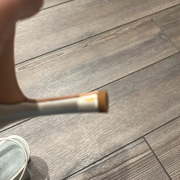 Size 8M Anne Klein Slingback Heels - Picture 9 of 9